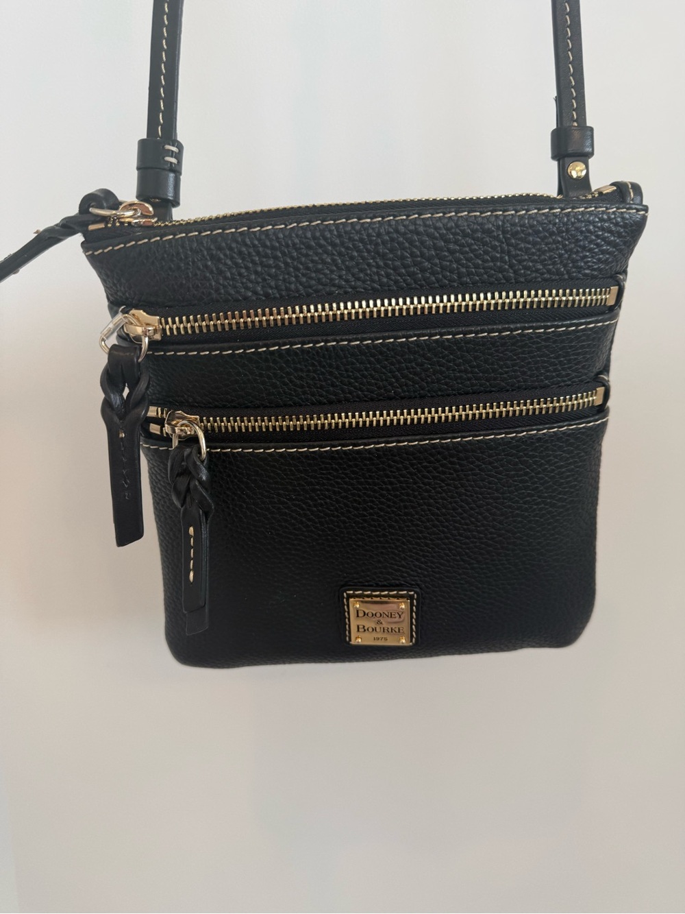 Dooney & Bourke small pebble grain triple zip Black Crossbody Bag - Picture 2 of 4